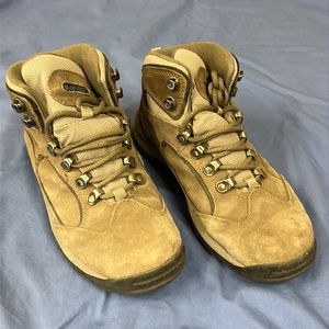 Hi-Tec hiking boot - size 8.5